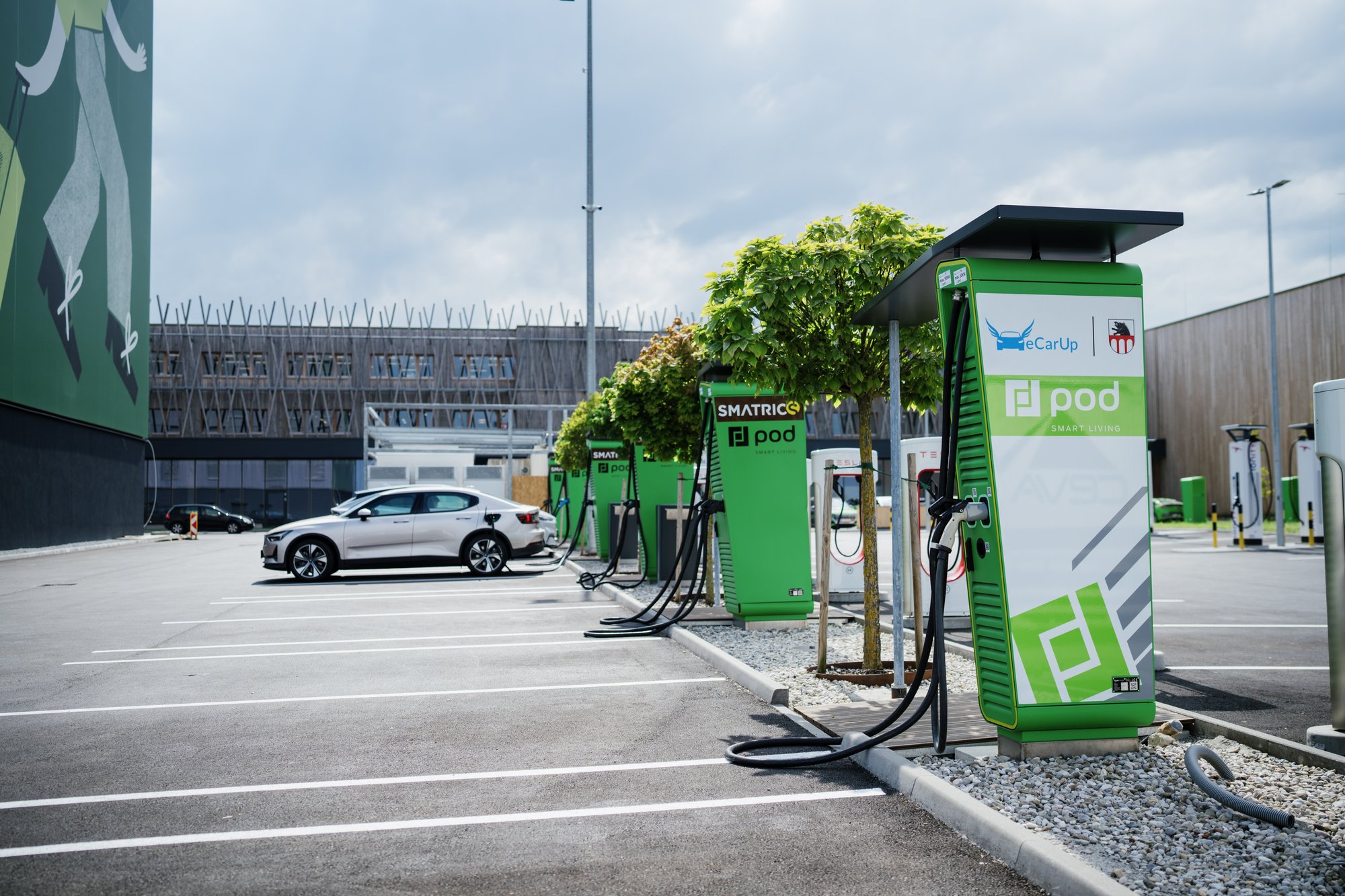 Schnelllader Pod Bau GmbH