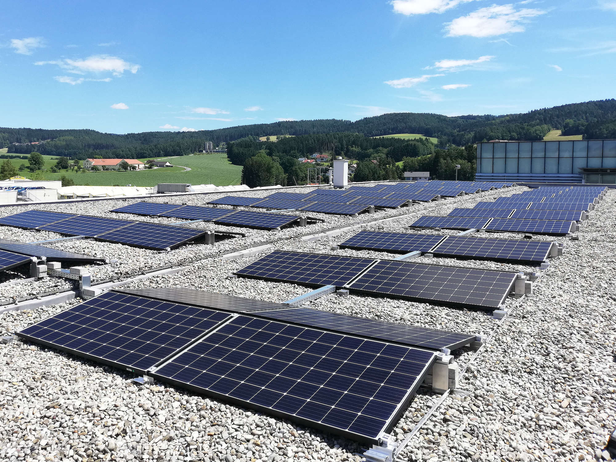 PV-Anlage auf den Dächern der Fussl Modestraße