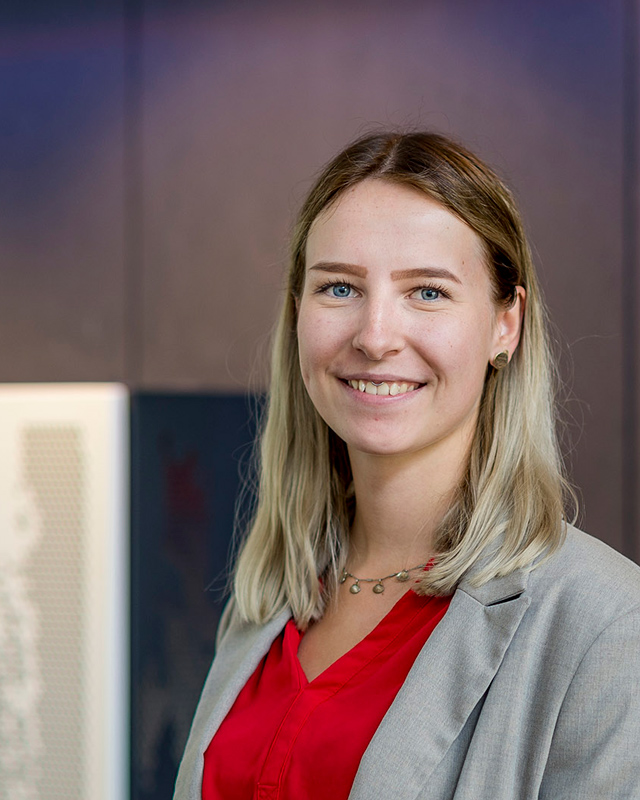Julia_Pröll_Portrait_800h_right